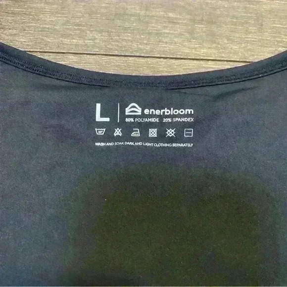 NWT Womens Yoga Workout Crop Tops Slim Fit Tees Short Sleeve Built in Bra Mild - Picture 3 of 5